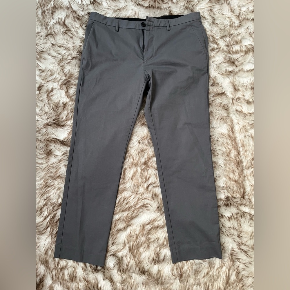 Bonobos stretch dress pants in grey. 33x28